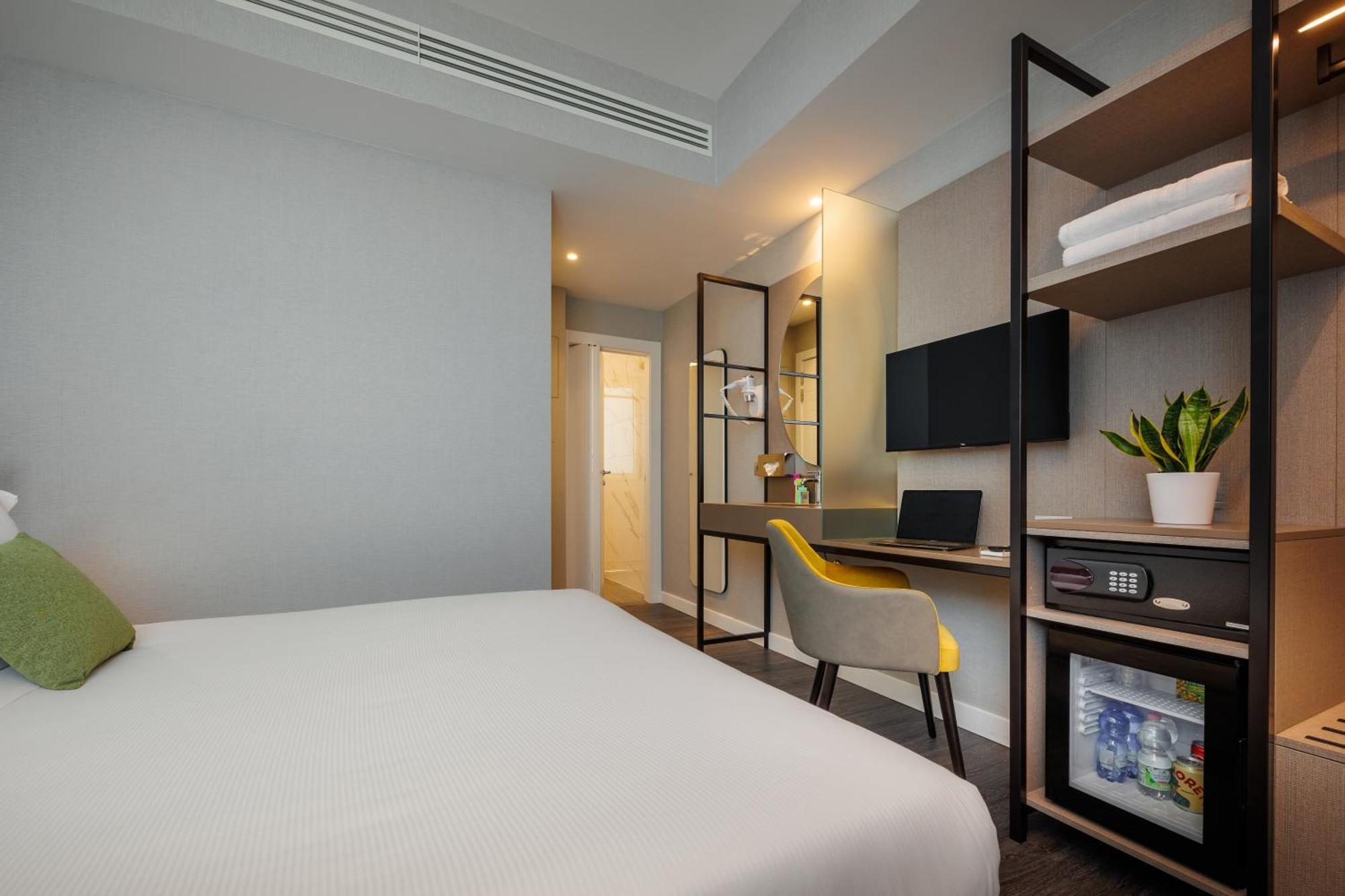 Ih Hotels Milano Centrale Bagian luar foto