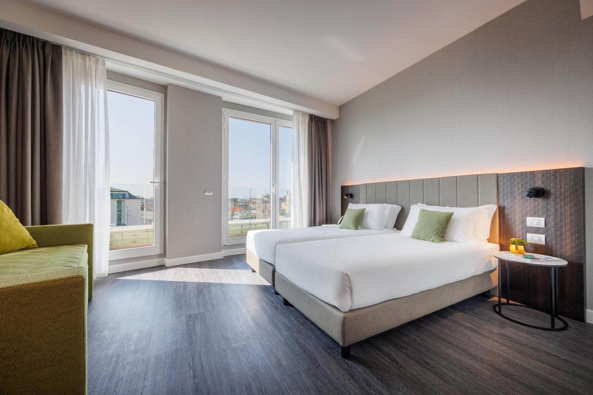 Ih Hotels Milano Centrale Bagian luar foto