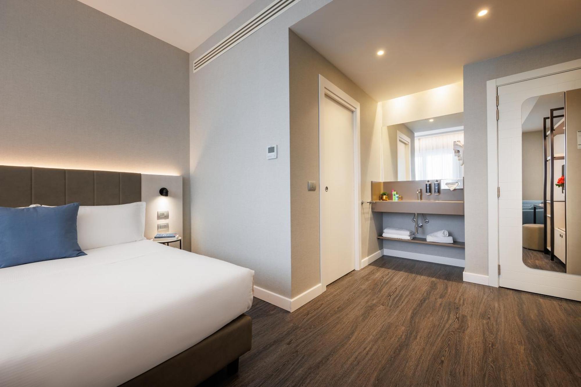 Ih Hotels Milano Centrale Bagian luar foto