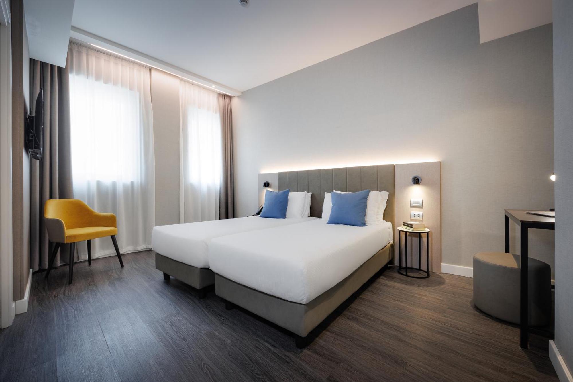 Ih Hotels Milano Centrale Bagian luar foto