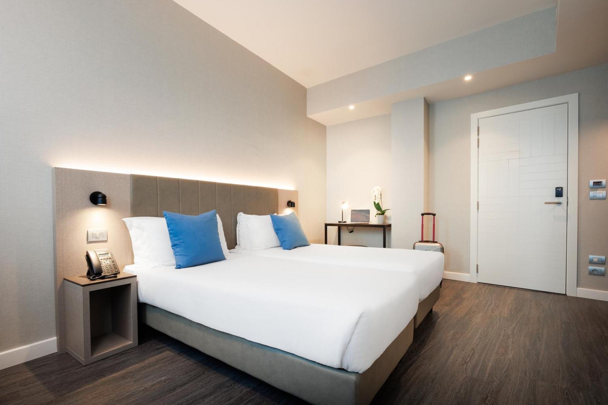 Ih Hotels Milano Centrale Bagian luar foto