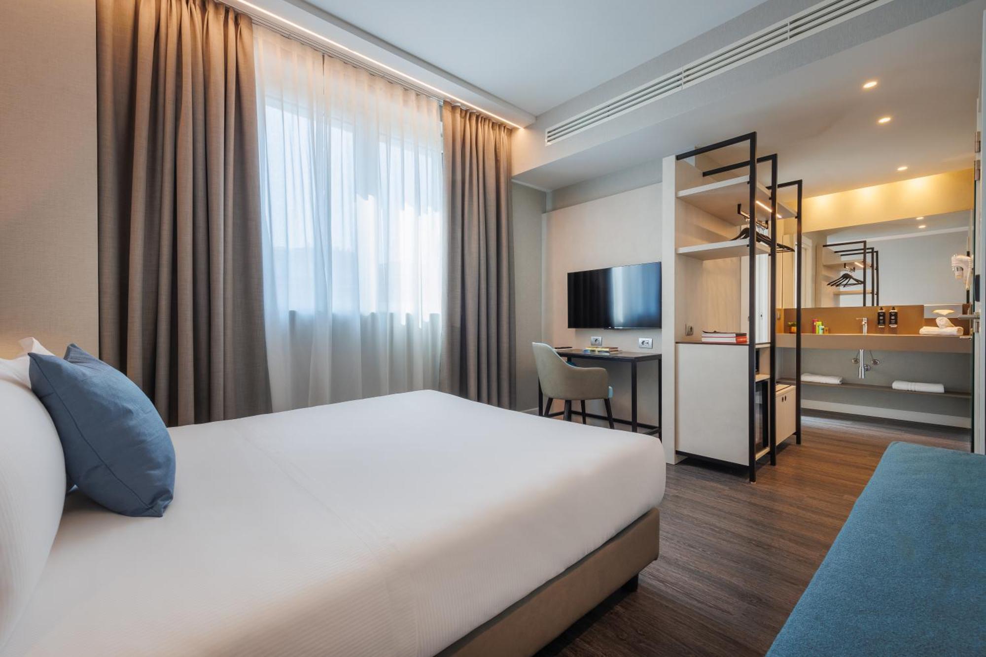 Ih Hotels Milano Centrale Bagian luar foto