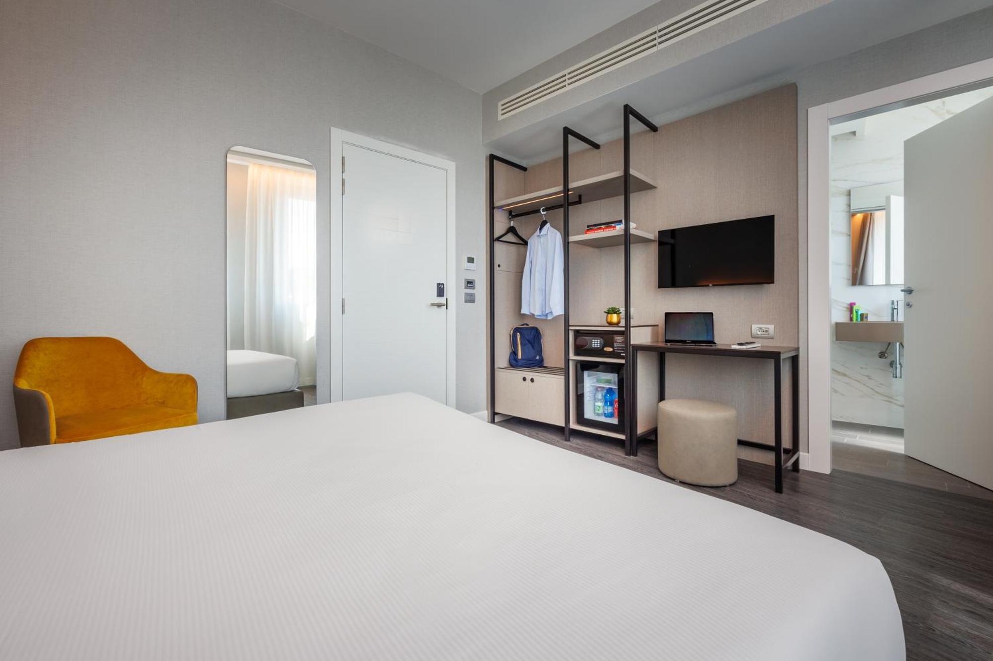 Ih Hotels Milano Centrale Bagian luar foto