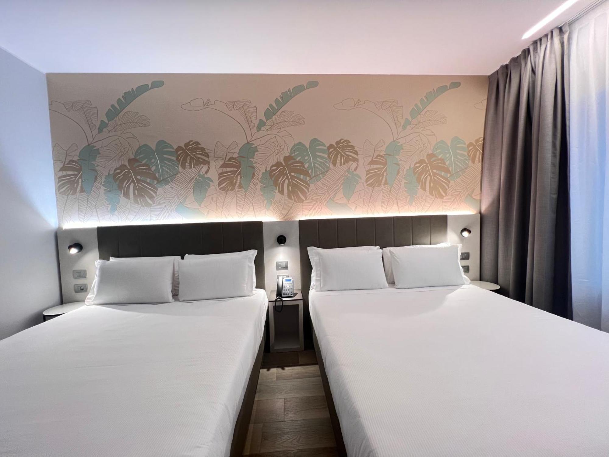 Ih Hotels Milano Centrale Bagian luar foto