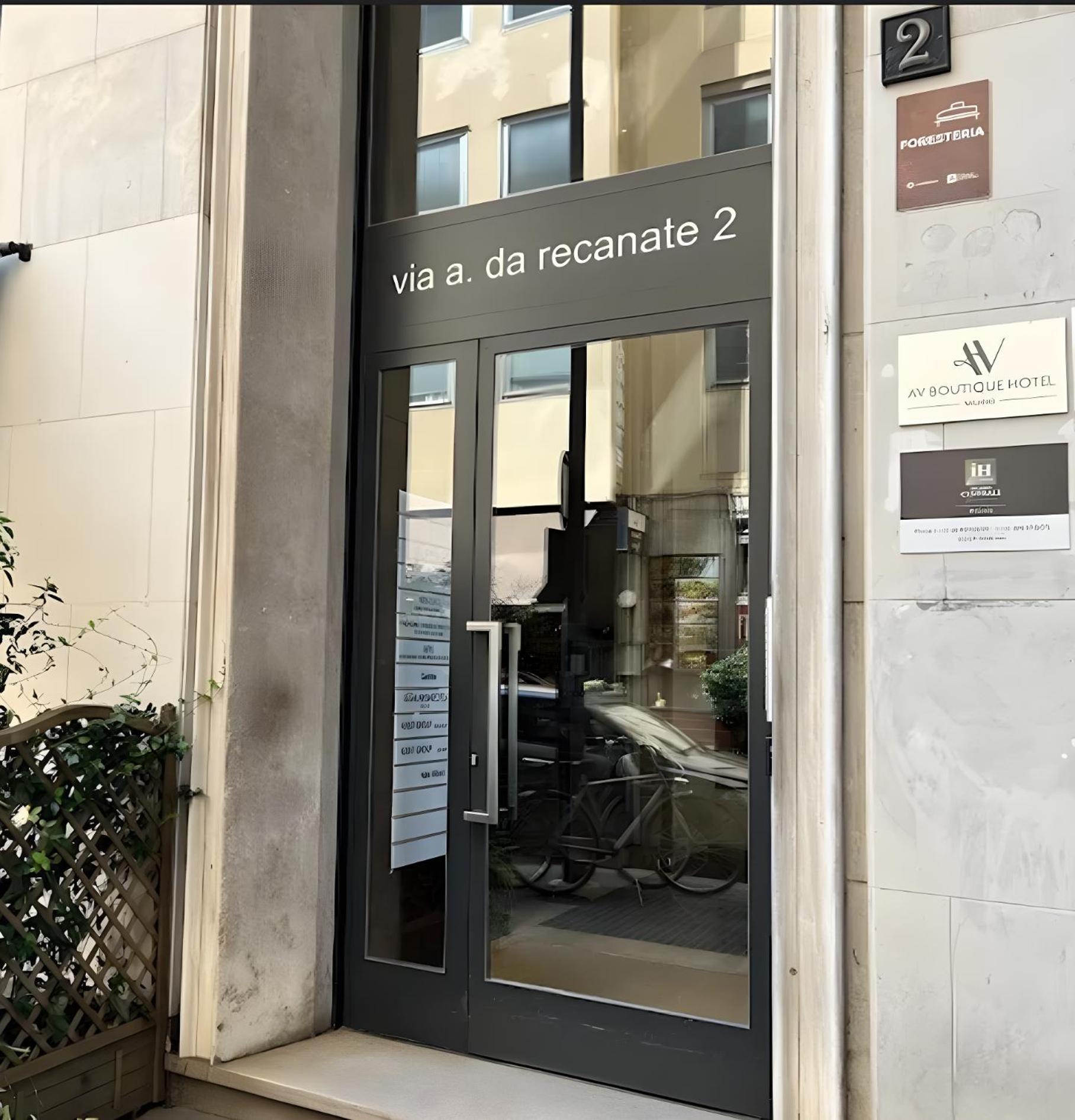 Ih Hotels Milano Centrale Bagian luar foto